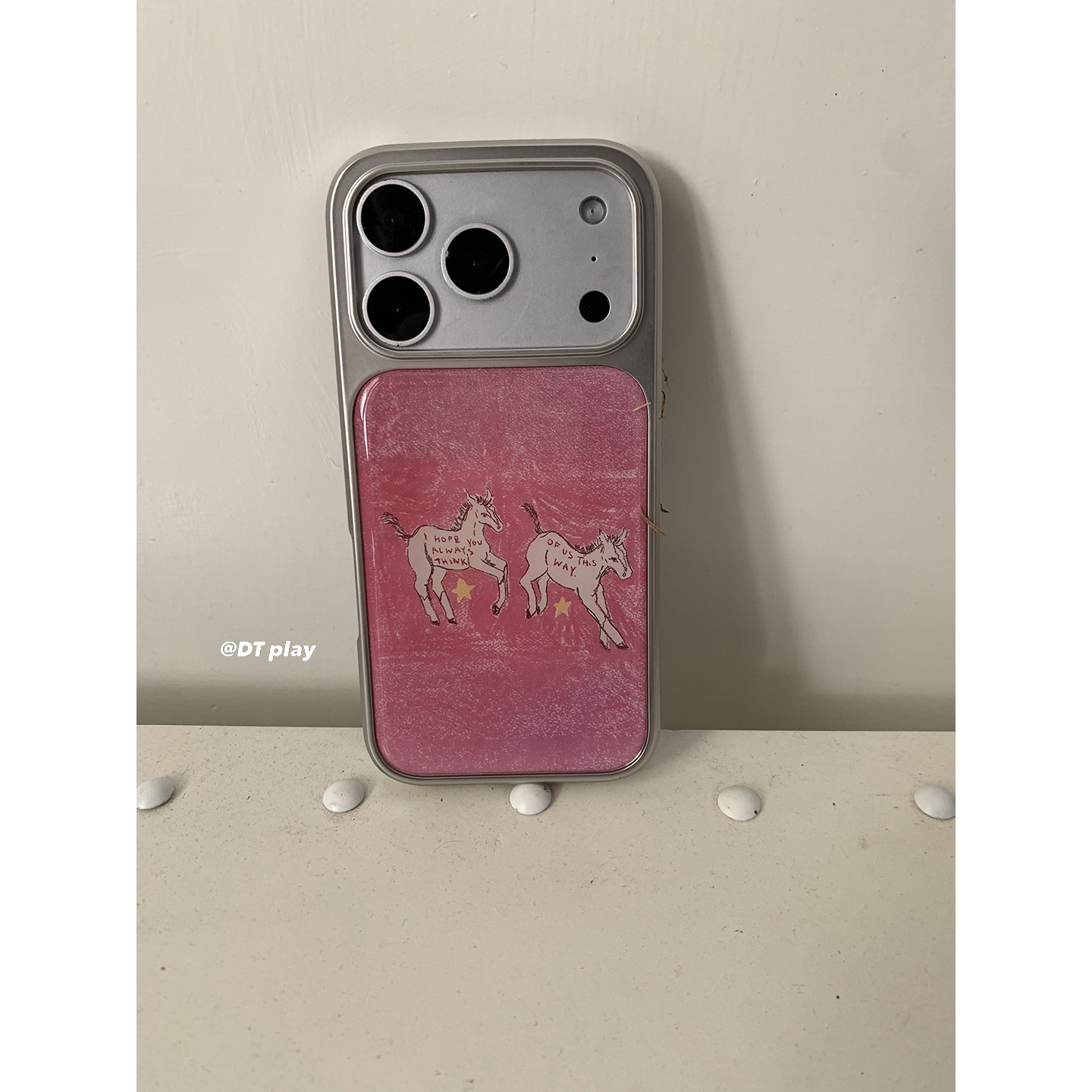 DT play 粉色小马可爱少女新年高级感韩国ins博主小众设计适用于iphone17promax/16/15苹果14/13手机壳保护套,3C数码配件,手机保护套/壳,淘宝优惠券,粉丝福利购,淘宝优惠卷