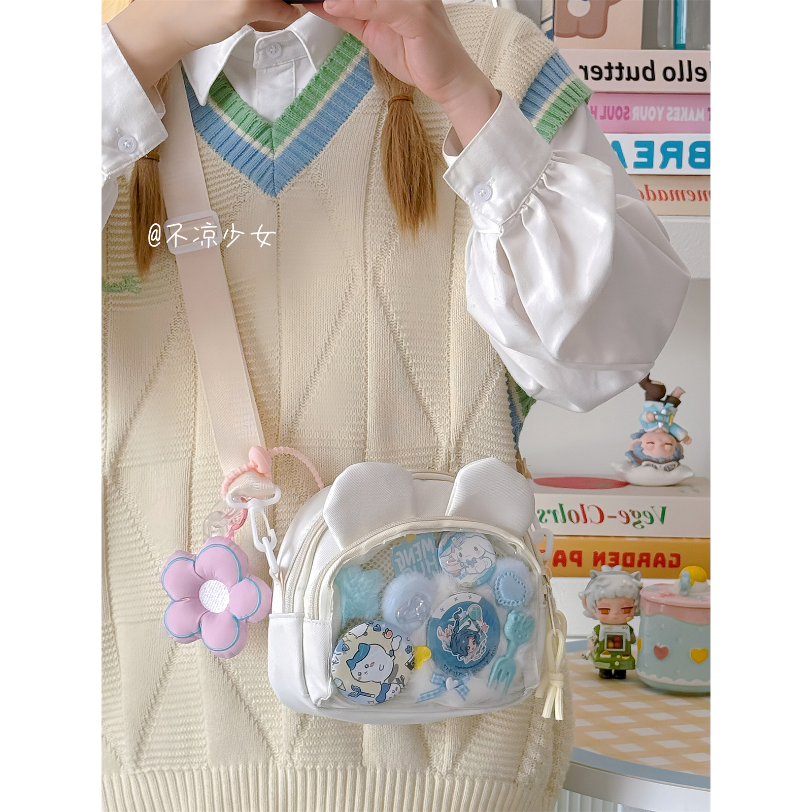 可爱二次元透明斜挎包小清新小包包女小食量吧唧谷子扎板痛包娃包