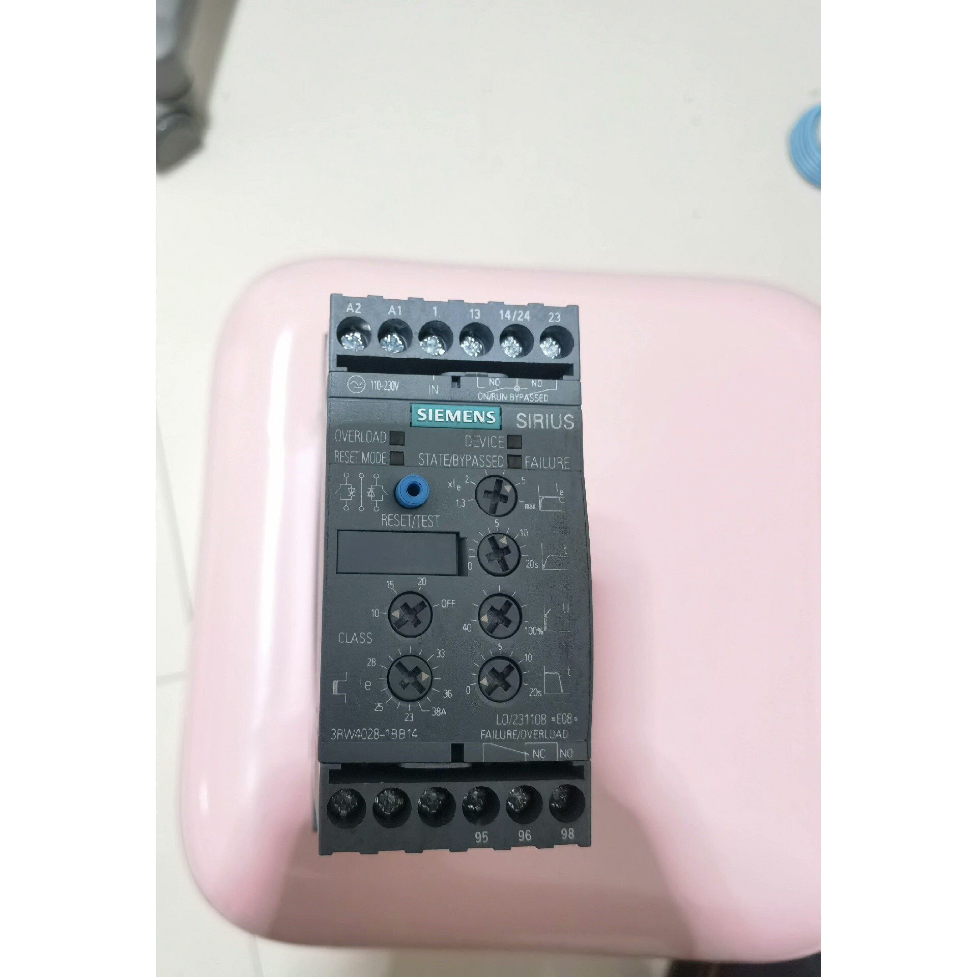 西门子软启动器3rw4028-1bb14185kw 拍前请询价