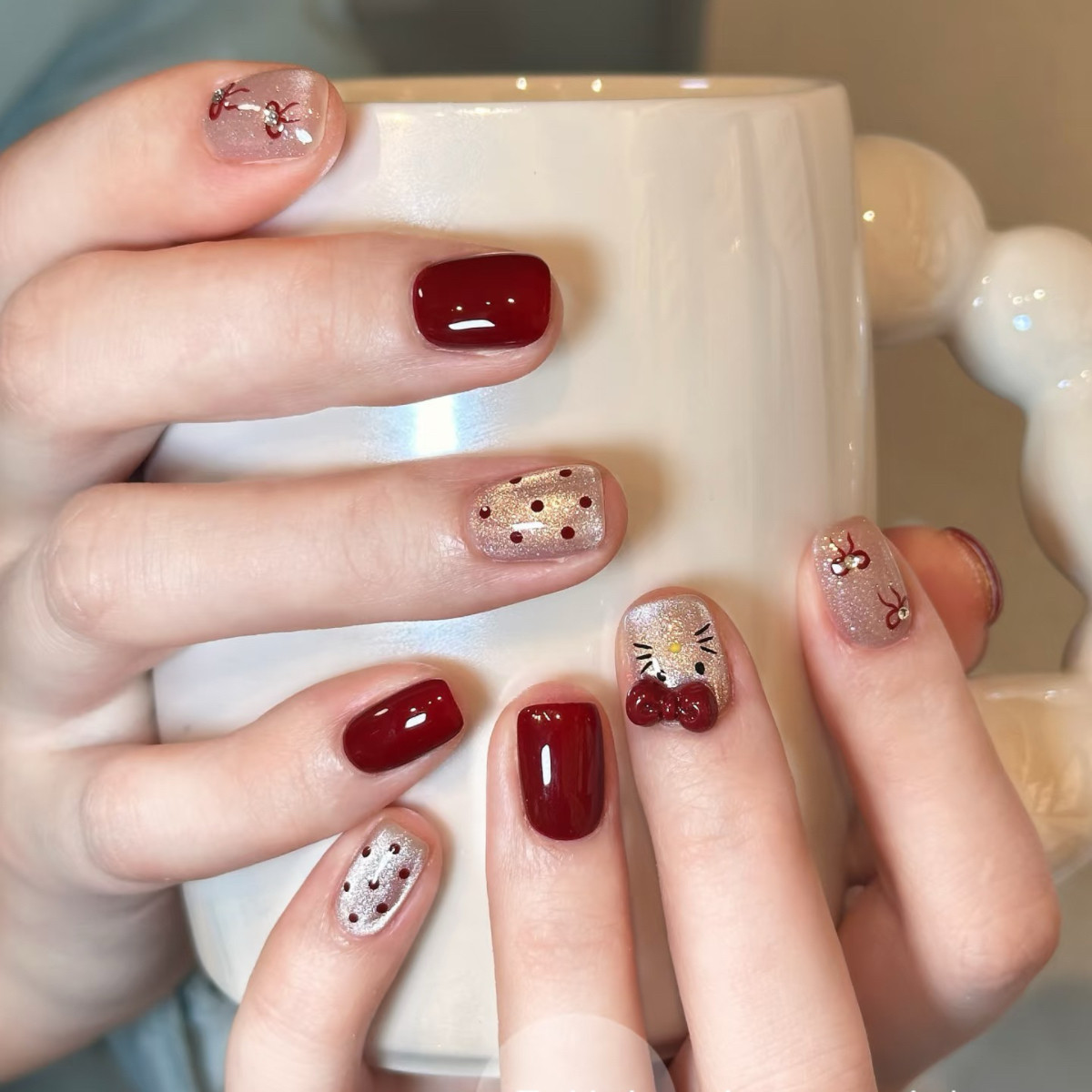 新年款显白猫眼甜心红色结波点纯手工穿戴甲短款卡通美甲,彩妆/香水/美妆工具,穿戴甲/甲片,淘宝优惠券,粉丝福利购,淘宝优惠卷