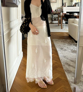 sage 米白浪漫绣花蕾丝边钉珠直筒半裙