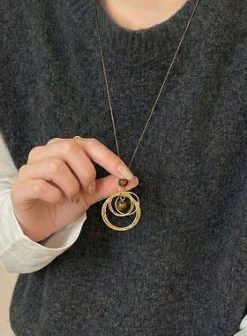 美拉德金色虎眼石长款吊坠项链女款秋冬轻奢高级感毛衣链装饰配饰