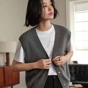 2025秋冬新款羊绒马甲女100纯山羊绒无袖V领开衫坎肩纯色针织马甲