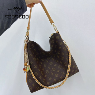 袋鼠女包2026新款印花轻奢高级大牌腋下包水桶托特包单肩斜挎包