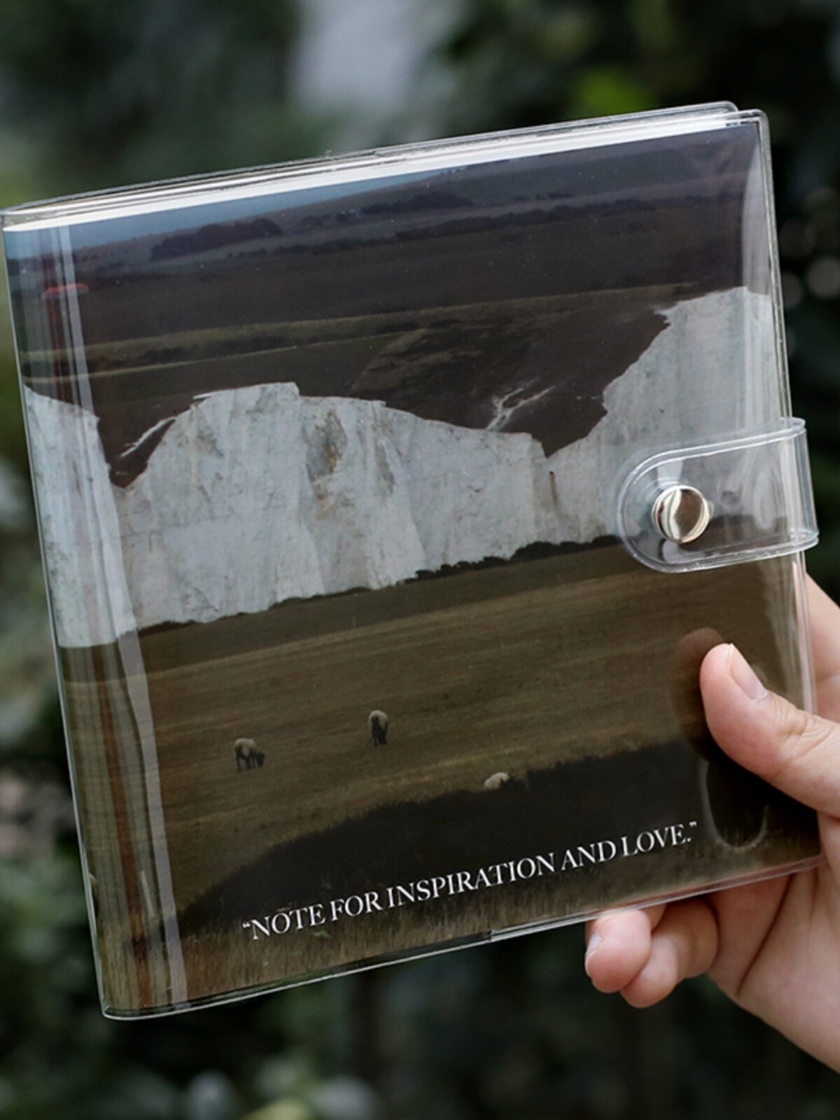 모든 것이 퍼즐처럼 조용합니다. 소녀들을 위한 간단한 기능 메모장입니다