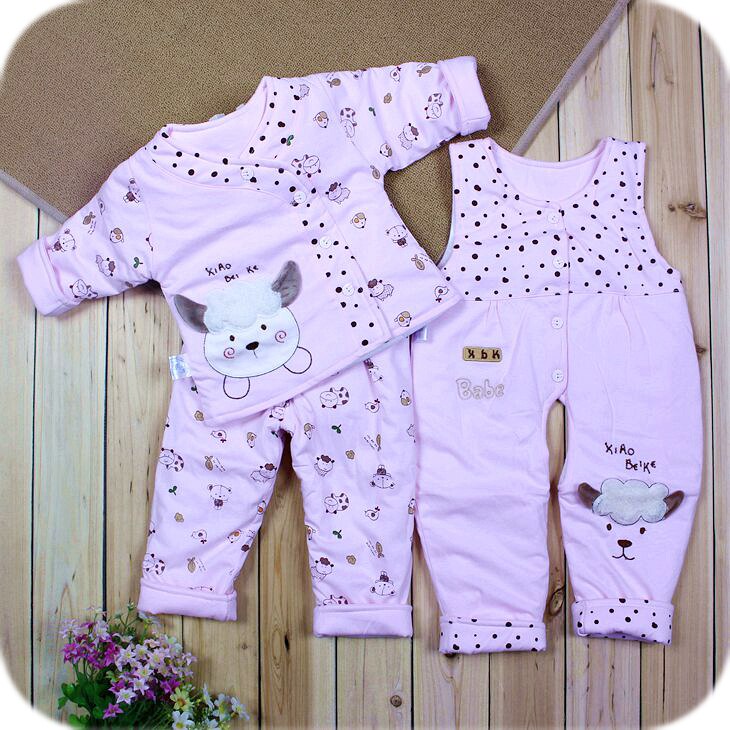 Coffret cadeau pour bébé - vêtements - Ref 1957165 Image 1