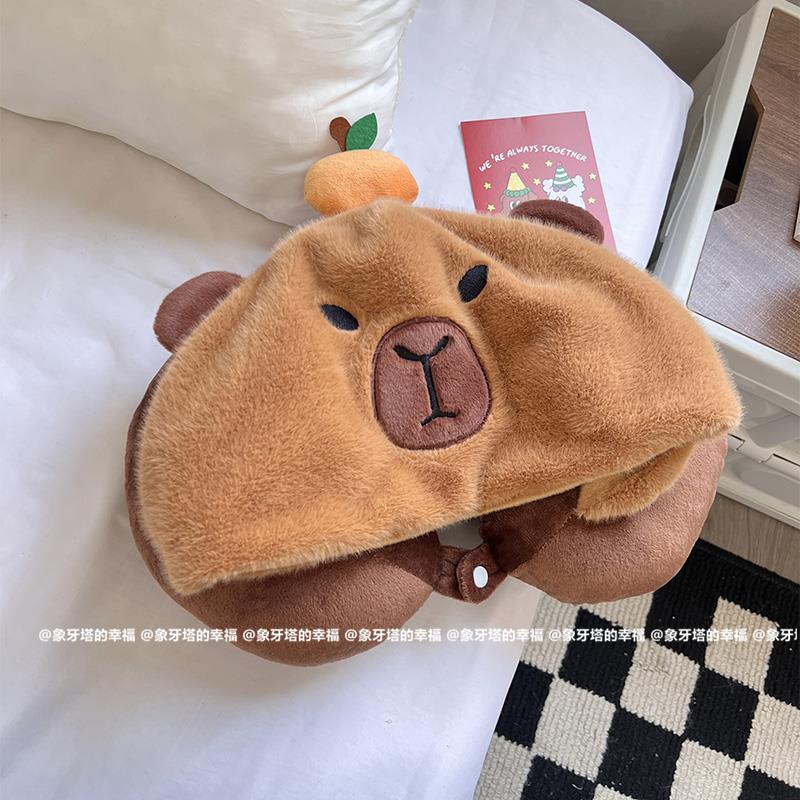 卡通水豚卡皮巴拉连帽U型枕旅行便携护颈枕办公午睡趴枕男女礼物