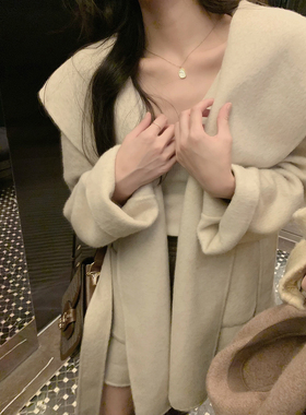 韩系慵懒高级感奶油白连帽双面羊毛呢大衣女秋冬系带收腰毛呢外套
