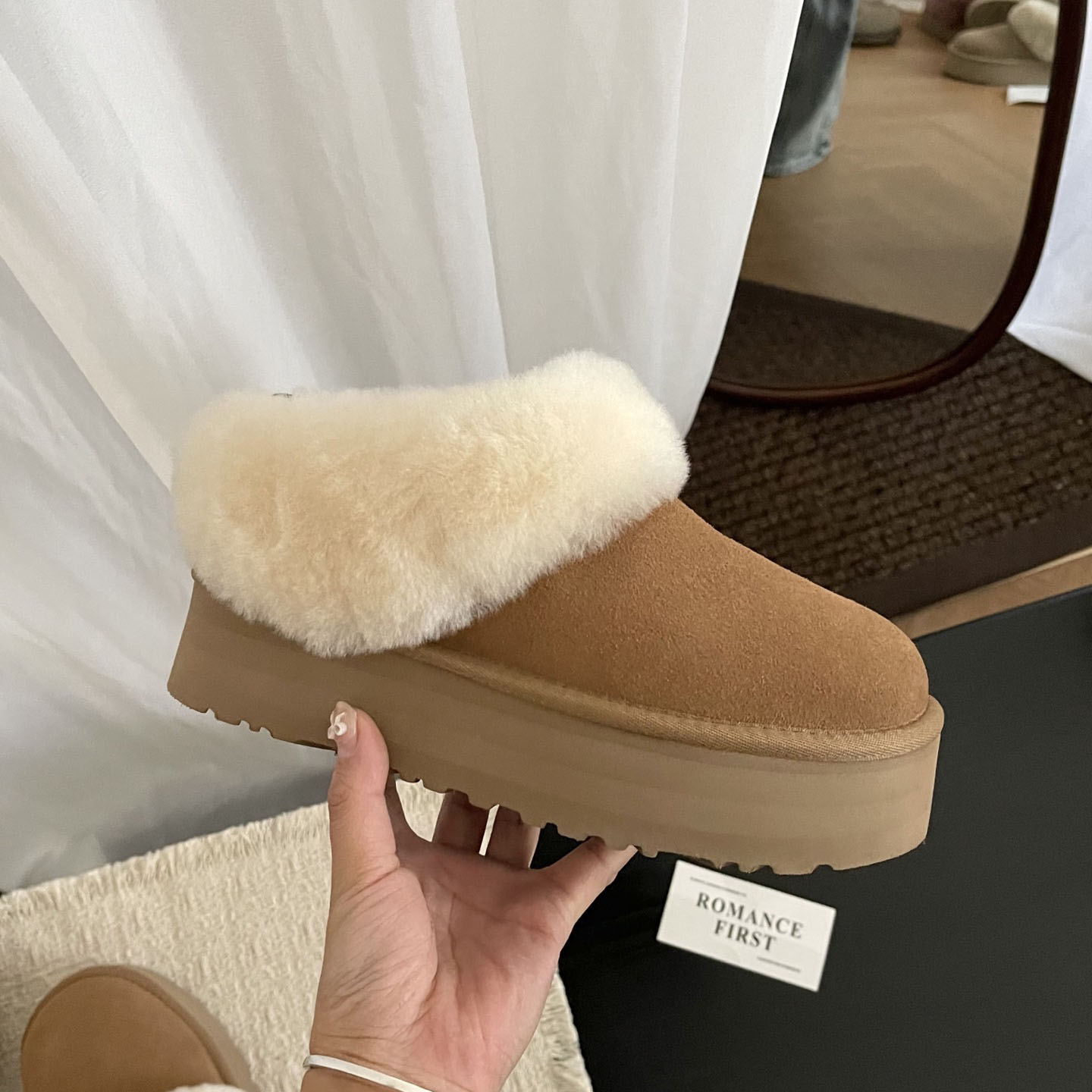 U家塔茨勒羊皮毛一体雪地靴女