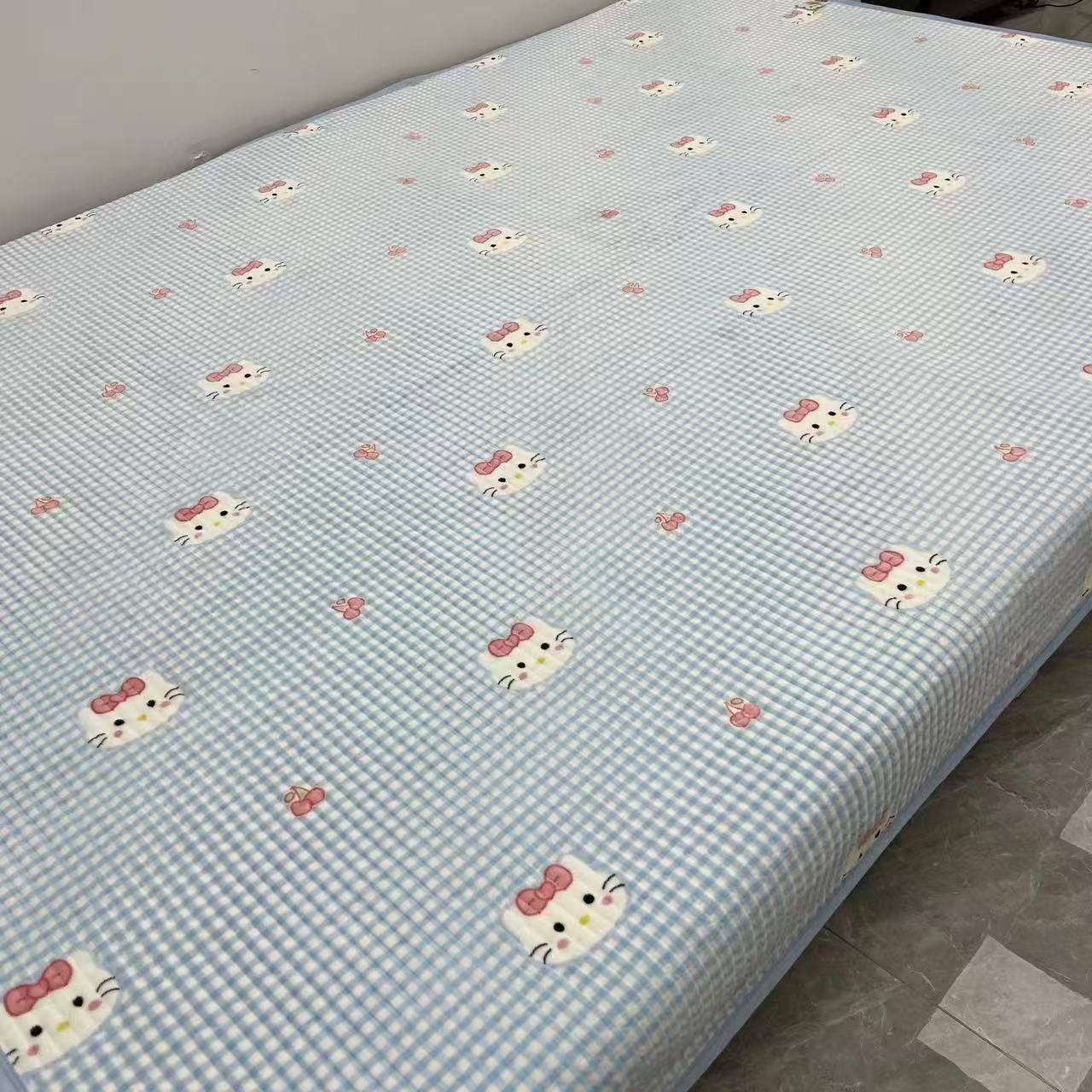 冬季新款加绒牛奶绒三层床盖农村炕盖榻榻米可机洗通用床单