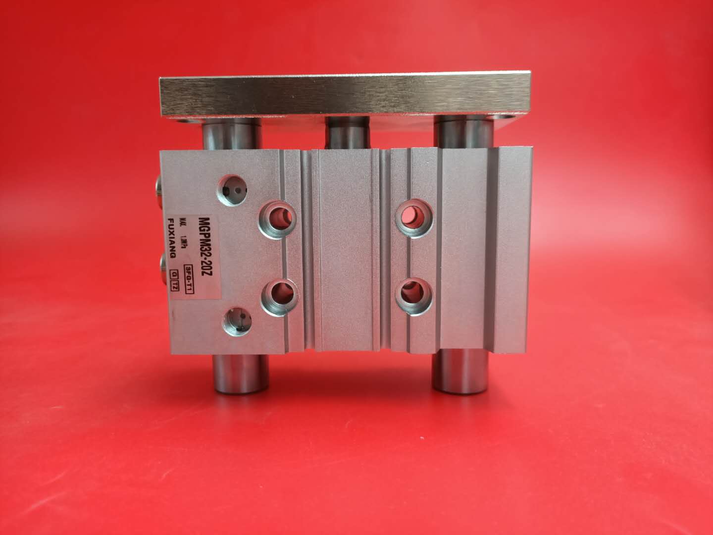 全新三轴MGPL40/MGPL32/MGPL25-20/25/30/40/50/75/100/Z特价