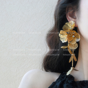 YOUJUclub-瑬光花絮~金色花朵流苏长款夸张圆脸大耳环蚊香盘耳夹