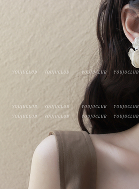 YOUJUclub-雾里寻花 米黄色花瓣超仙雪纺白色花朵耳环蚊香盘耳夹