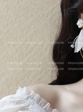 YOUJUclub-漫花甜茶 浪漫白色亚克力花朵夸张仙女气花瓣耳夹耳夹
