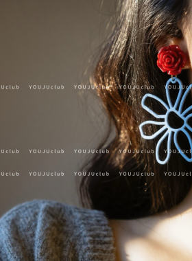 YOUJUclub-方圆脸天菜~复古红蓝色夸张镂空大花朵耳环蚊香盘耳夹