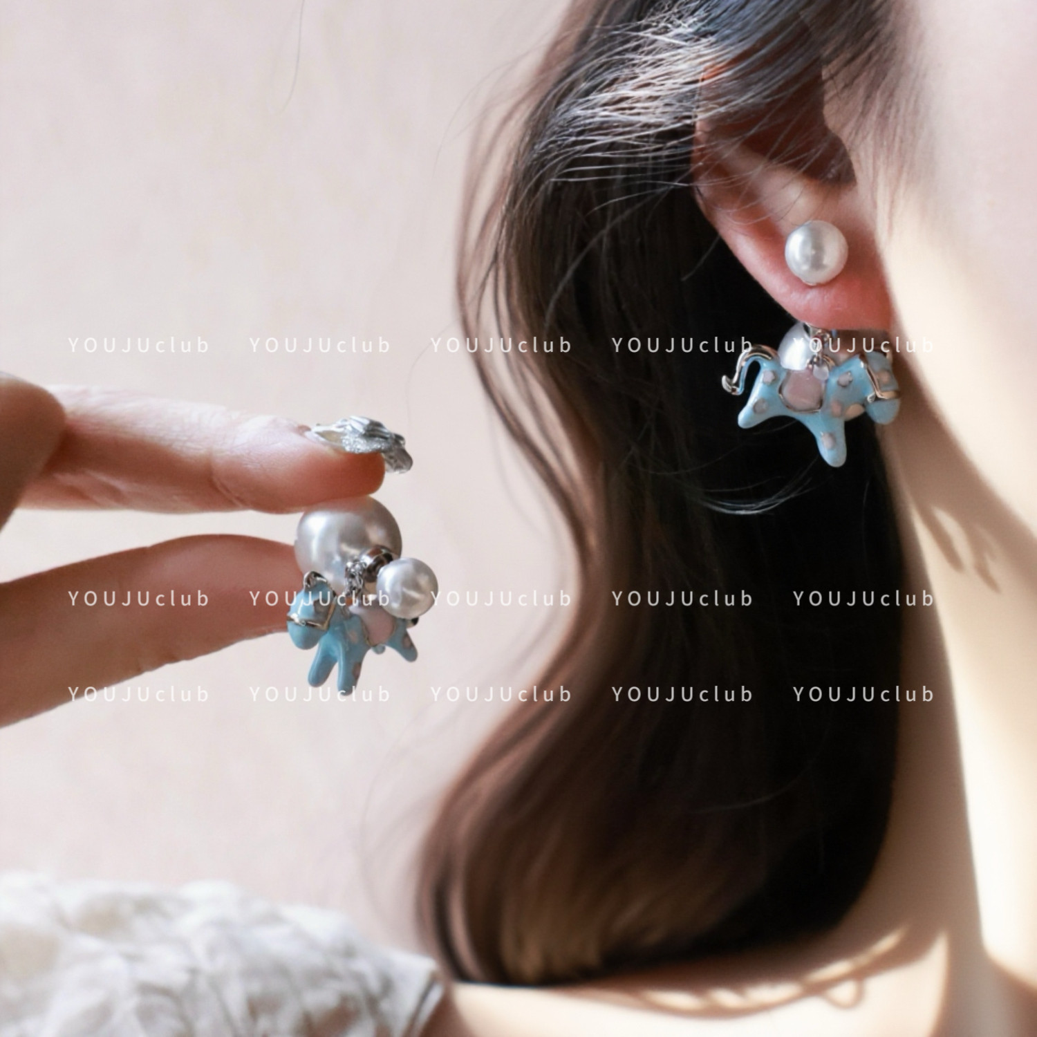 YOUJUclub-一马万财~精致可爱滴釉浅蓝色小马后戴式珍珠耳钉耳环