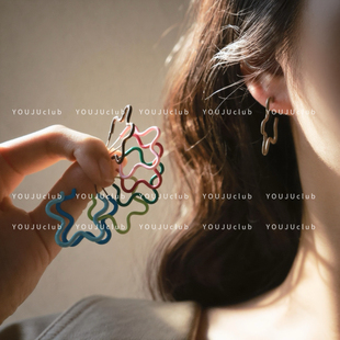 YOUJUclub 可爱线条花朵少女蓝色多巴胺日系耳环耳夹女 甜甜彩花