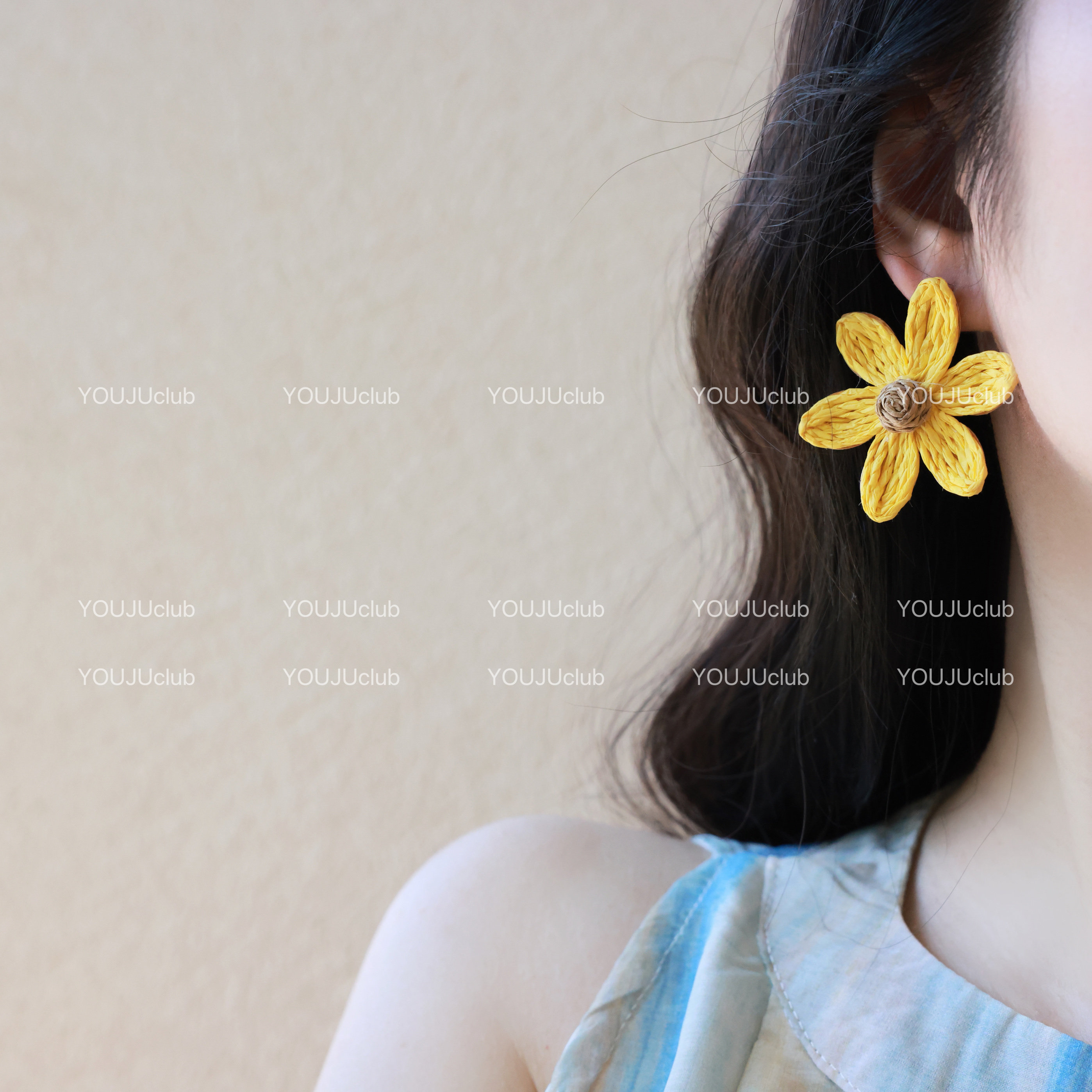 YOUJUclub-浪漫夏日~出游百搭拉菲草编织彩色花朵海边耳钉耳夹女
