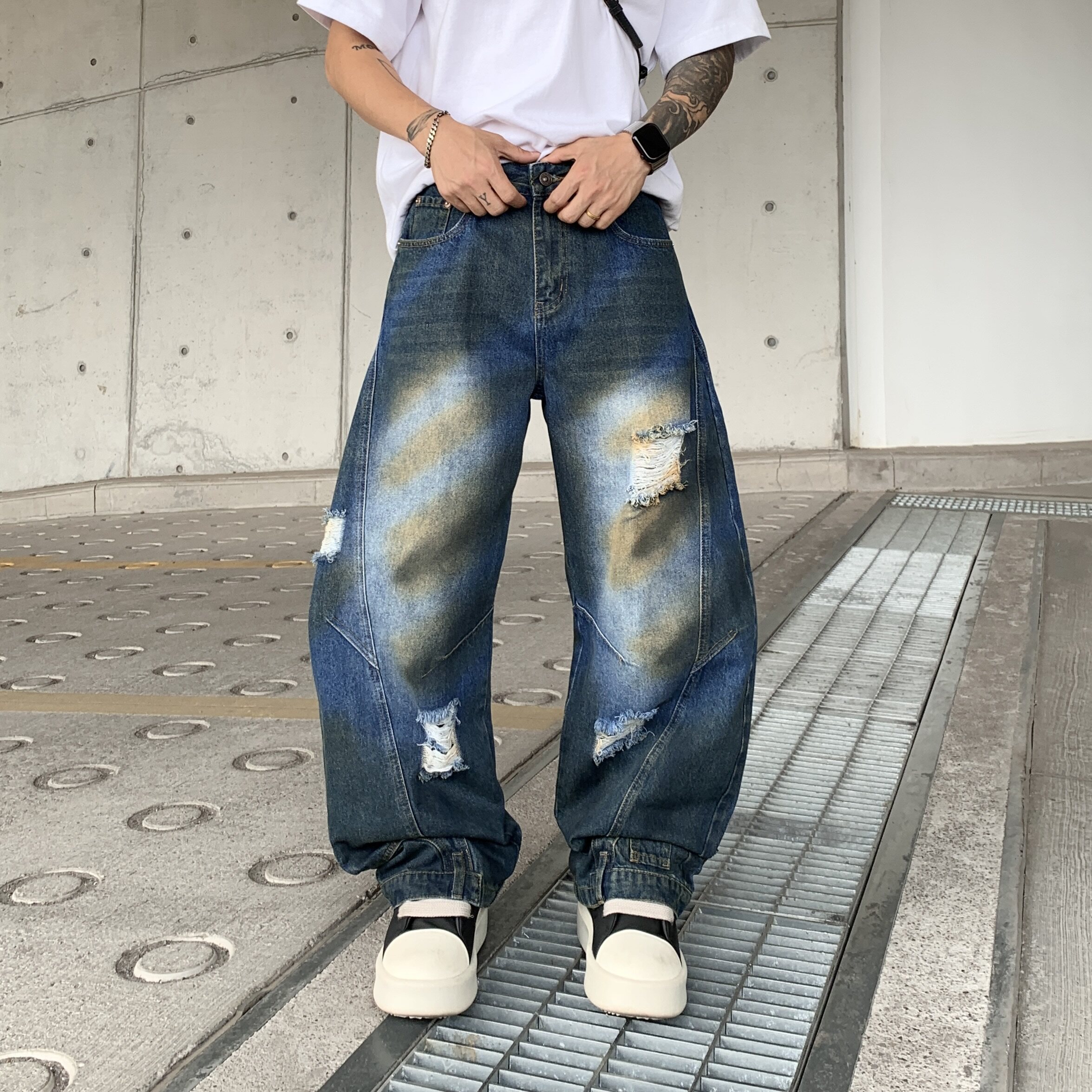 美式高街破洞牛仔裤男女款夏季2025新款设计感宽松嘻哈痞帅弯刀裤