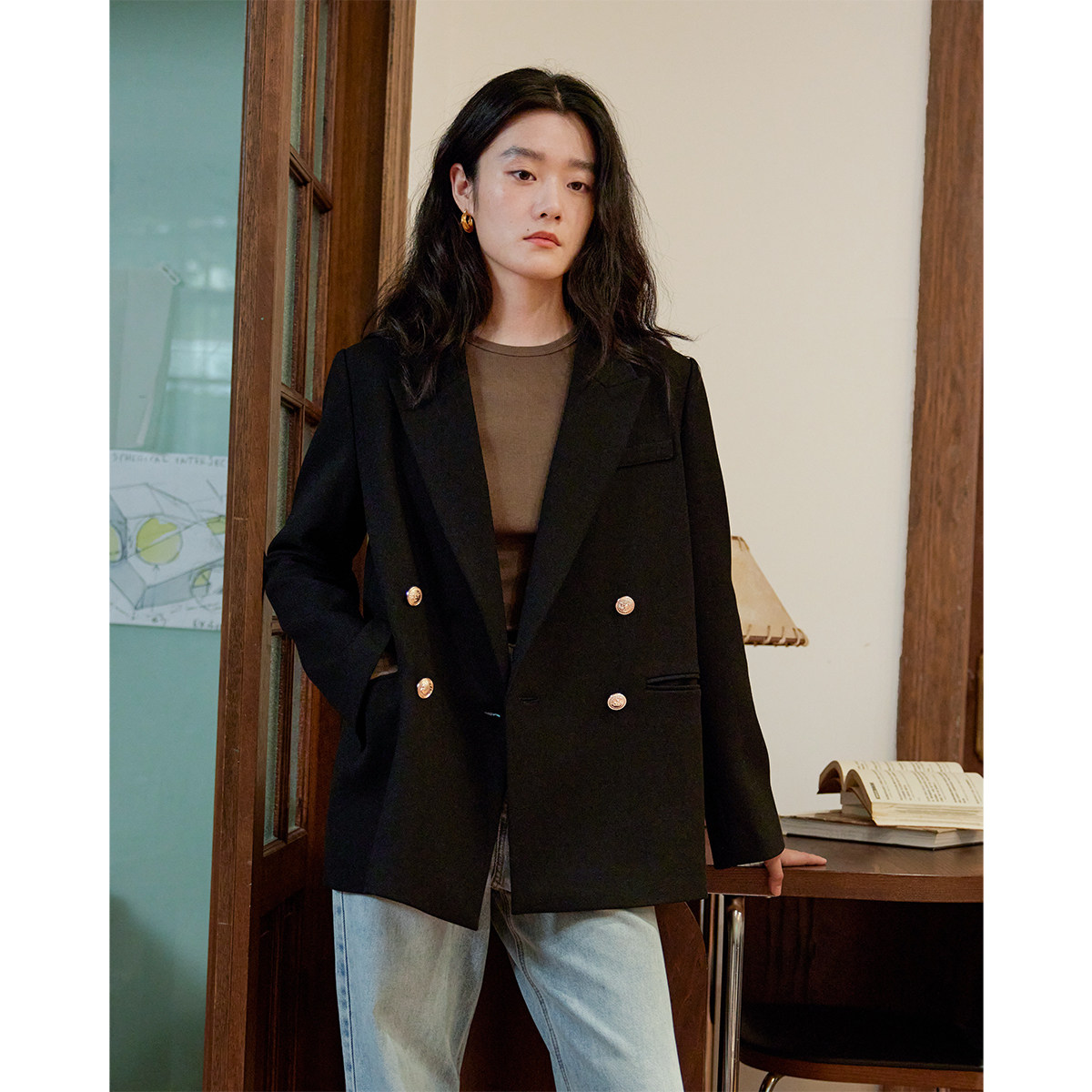 经典简约黑色宽松西装外套通勤