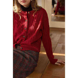 复古红色100%绵羊毛绞花圆领针织开衫外套女秋冬厚款叠穿麻花毛衣