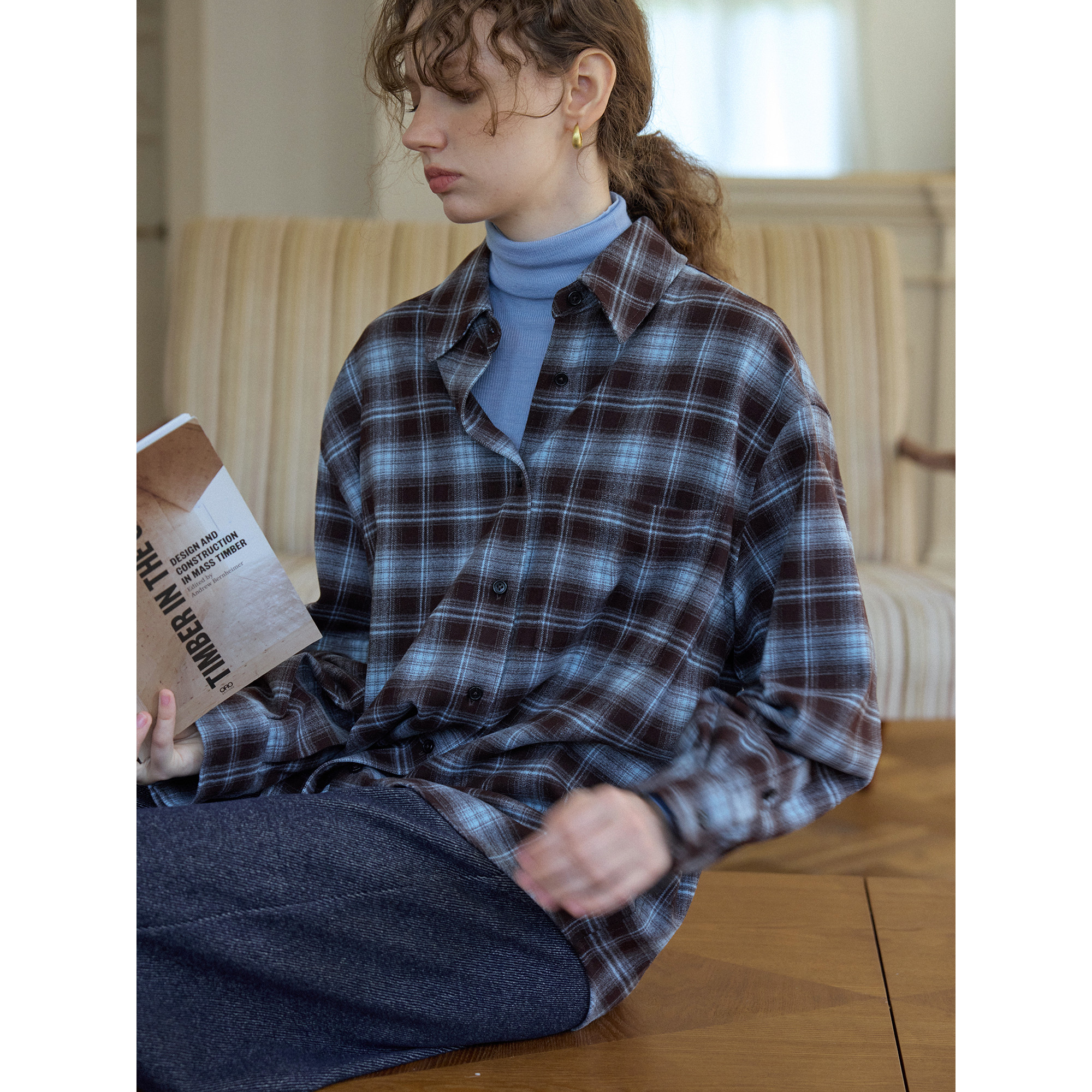 蓝色磨毛撞色格纹廓形宽松长袖衬衫女秋冬款复古格子叠穿内搭衬衣