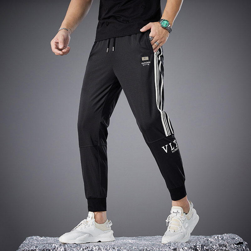 高端潮品品质欧货薄款柔软细腻织带拼接刺绣提花潮男休闲裤黑白色