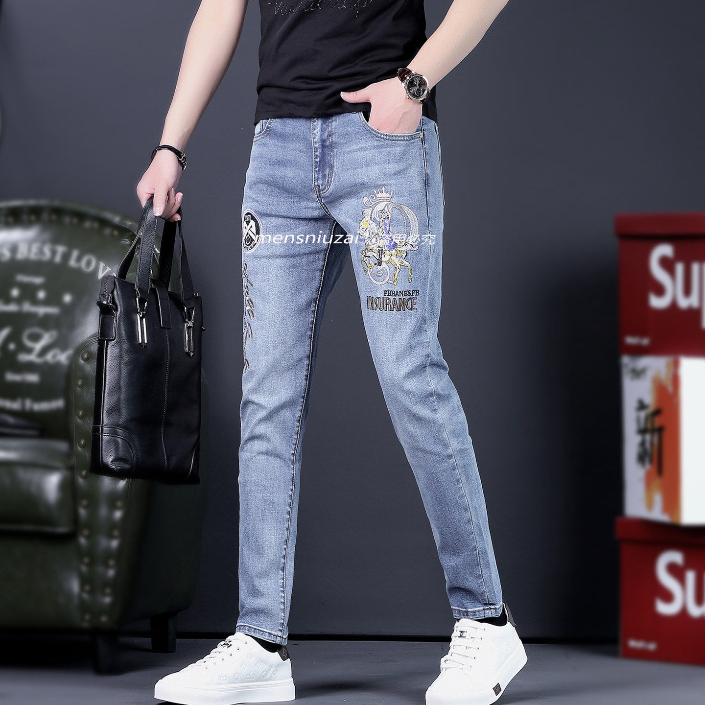 潮牌高端男士刺绣牛仔裤修身小脚裤潮流休闲浅蓝色九分裤2026新款