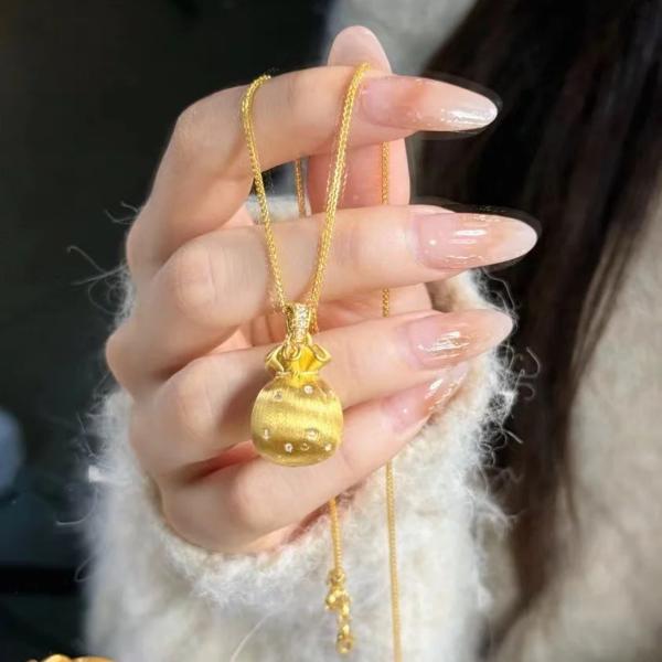 新中式福袋项链女ins小众设计轻奢高级感精致气质百搭钛钢锁骨链