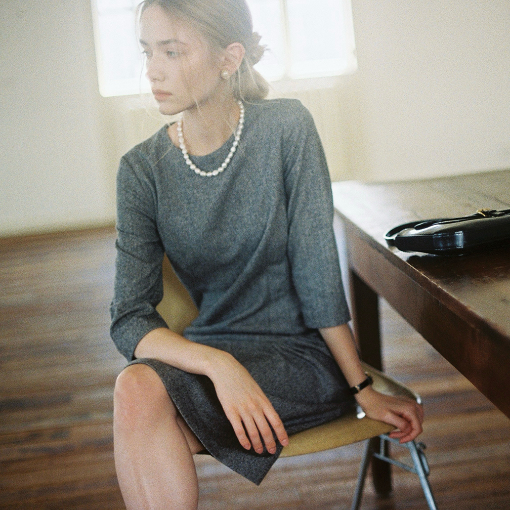 50%羊毛法式人字纹修身连衣裙