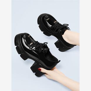 厚底乐福鞋女漆皮2024春秋季新款黑色显脚小皮鞋增高跟英伦风单鞋
