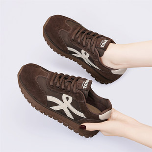 加绒德训鞋女冬季2026新款保暖旅游运动鞋轻便防滑软底平底休闲鞋