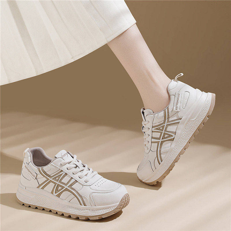 小白鞋女款爆款2026新款春季软底轻便舒适中年妈妈防滑休闲运动鞋