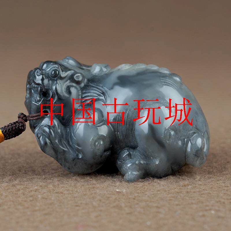 新疆和田玉青花籽料霸王貔貅手把件男女款手把件盘玩立体瑞兽吊坠