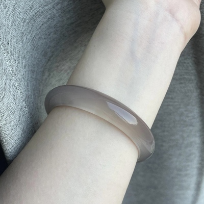 香槟色玛瑙荔枝冻玉手镯冰种翡翠色高级灰玉镯清冷风冰透镯子女款