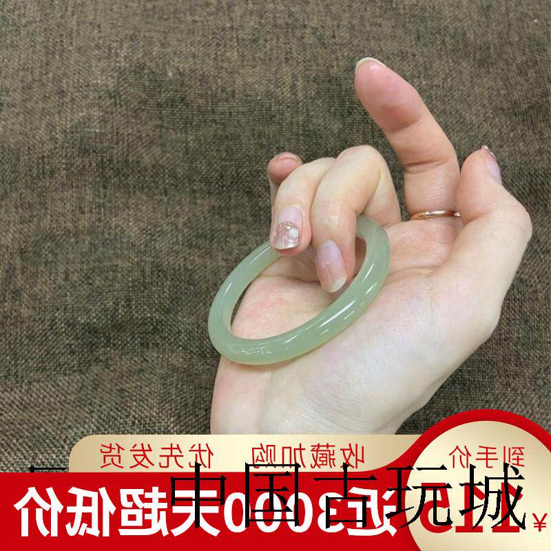 和田玉色手镯新疆玉石小细圆条青白玉晴水绿美人叮当镯子翡翠精品