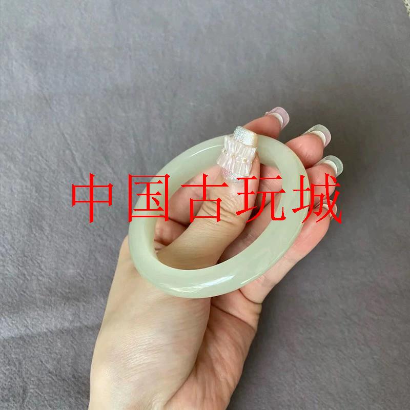精选高冰种细款扁条青白玉手镯和田玉晴水贵妃平安镯时尚百搭女款