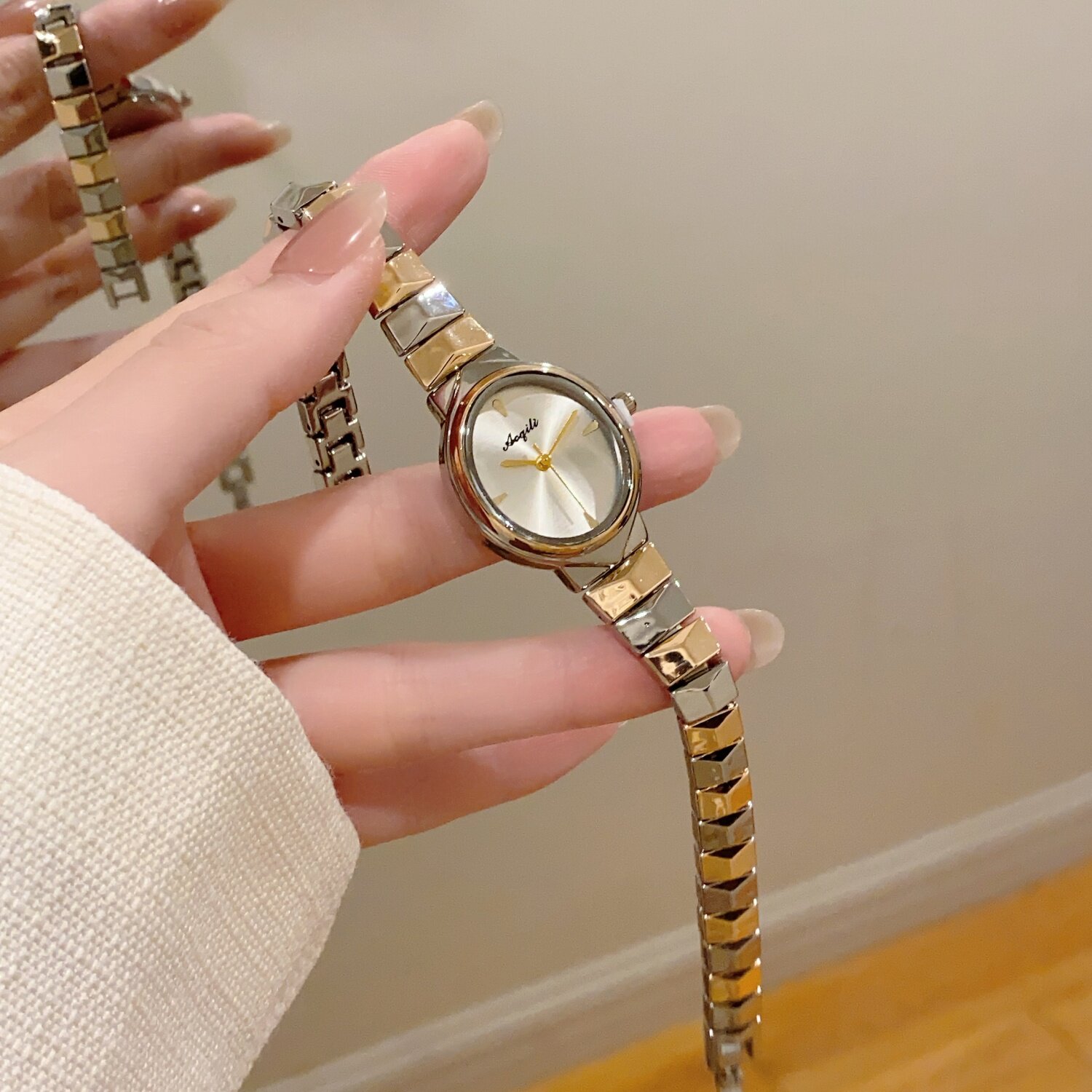 混金蛇骨手链式石英腕表女士简约