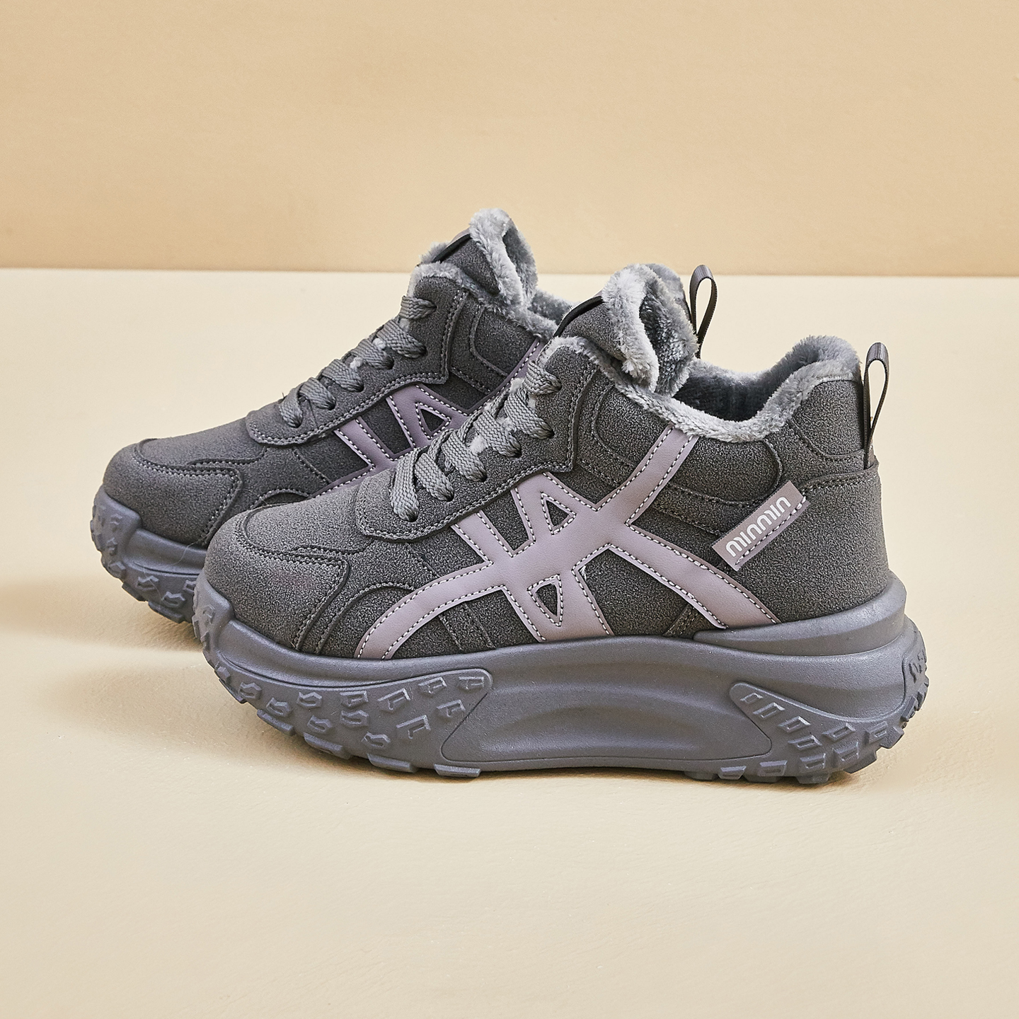 2025秋冬季新款百搭棉鞋女鞋爆款厚底加绒小白运动老爹鞋子ins潮