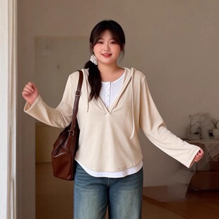 连帽宽松t恤 胖mm假两件显瘦上衣女早春小个子V领长袖 120斤 大杨