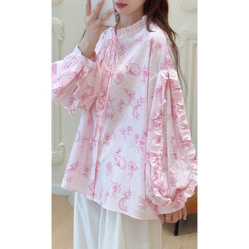 本素原创女装Y5391剪花波点小兔子荷叶边全开扣系带立领长袖衬衫