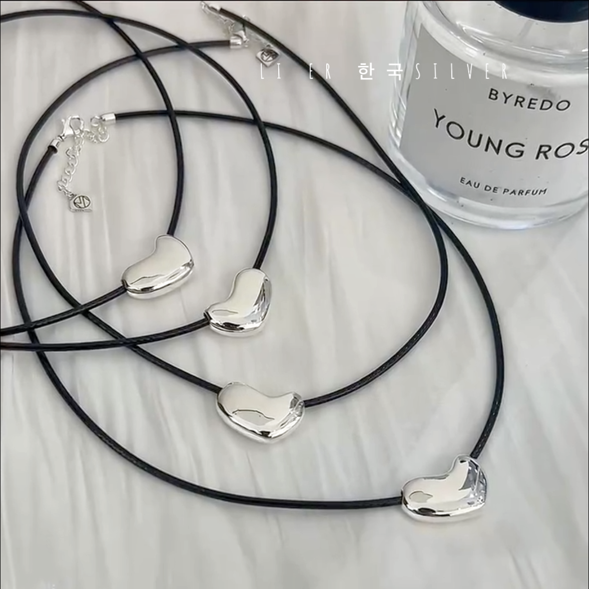 s925纯银黑皮绳爱心项链