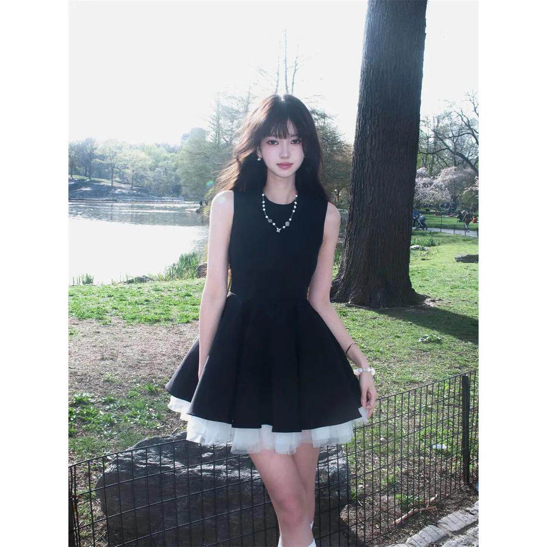 夏季法式网纱黑色无袖背心连衣裙女2026新款赫本风收腰显瘦短裙