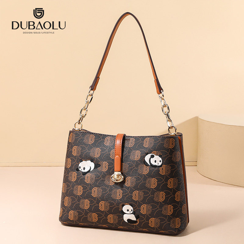 都宝路新款时尚复古老花个性熊猫刺绣单肩斜挎托特包