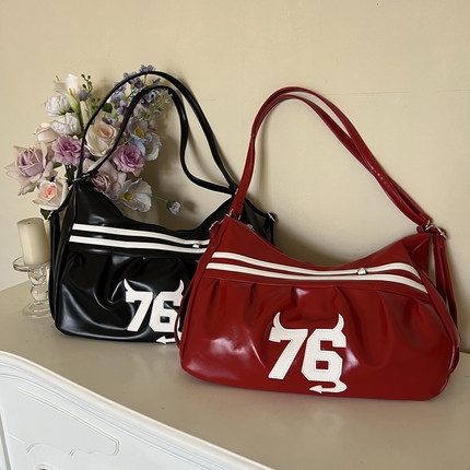 梁拌泡菜美式复古76设计感腋下包女设计感休闲百搭单肩斜挎包