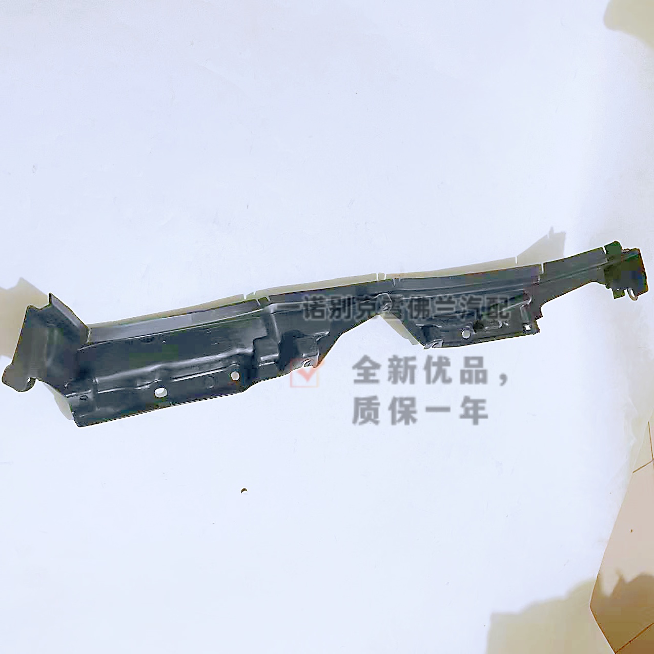 适用雪佛兰17 18年新科鲁兹水箱上盖板支架散热器中网上护板底座