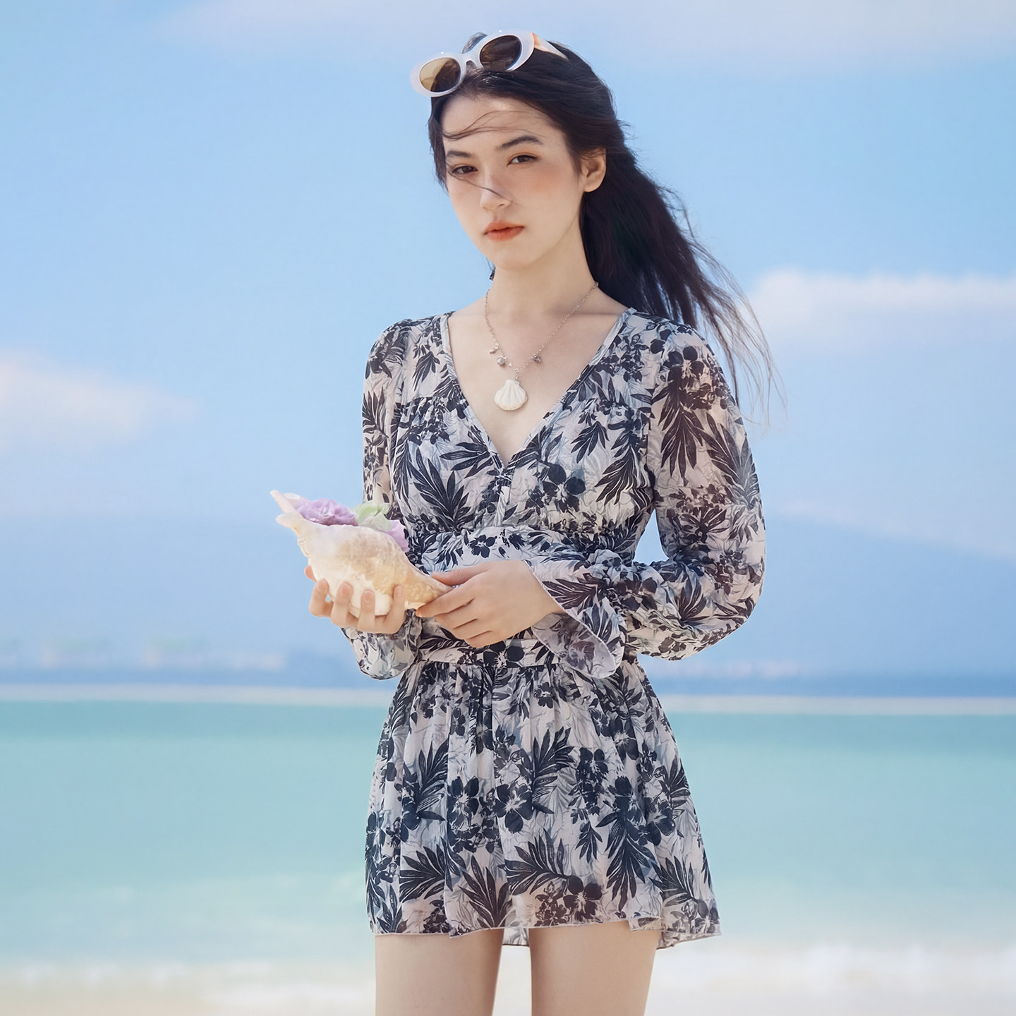 优雅女士泳装有裙摆三奇连体遮肉