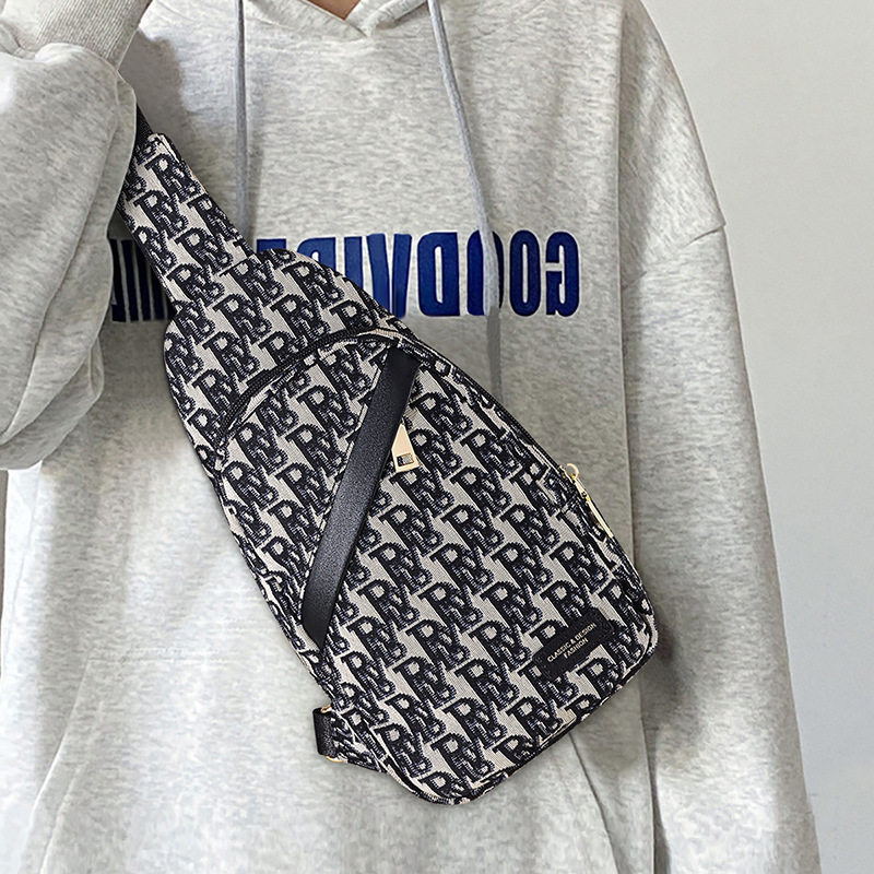 胸包斜挎包包女式2026新款女包夏季小包设计感小众前背包男bags