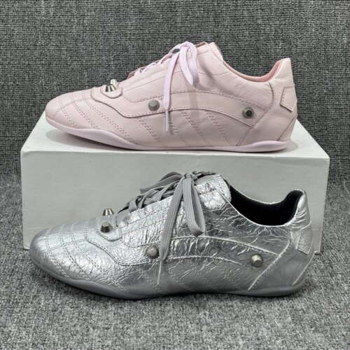 欧洲站2026春季新款银色粉色铆钉单鞋欧货真皮德训鞋女休闲阿甘鞋