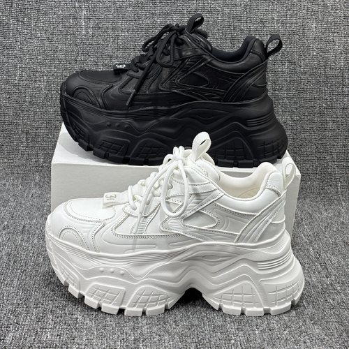 欧洲站巨好看2025年新款真皮松糕厚底小白鞋欧货爆款增高老爹鞋女